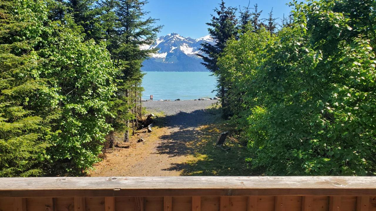 Resurrection Lodge On The Bay Seward Exteriör bild